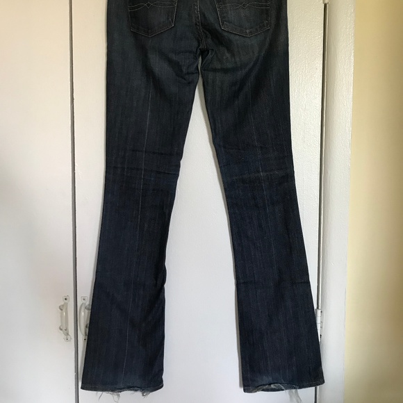 Lucky Brand Slightly Distressed Jeans - Picture 4 of 4